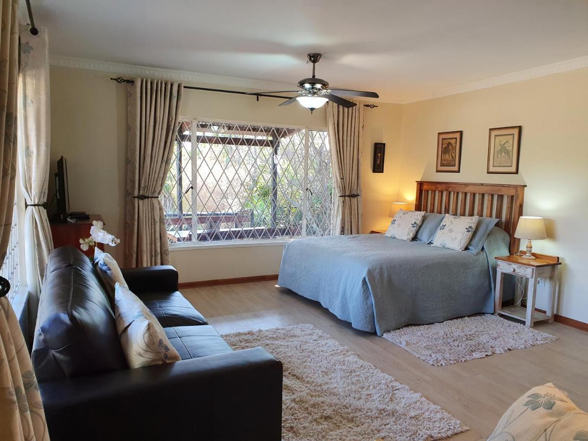 Pine Tree Lodge Midrand Bagian luar foto