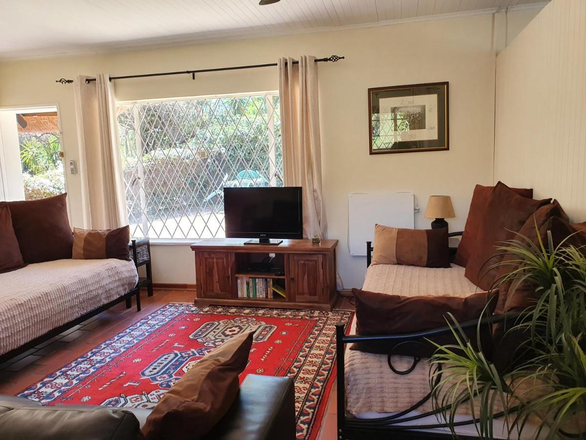 Pine Tree Lodge Midrand Bagian luar foto
