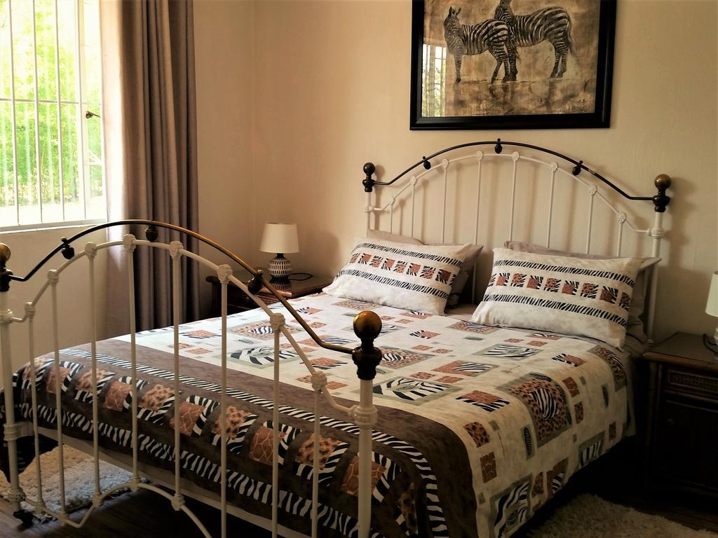 Pine Tree Lodge Midrand Bagian luar foto
