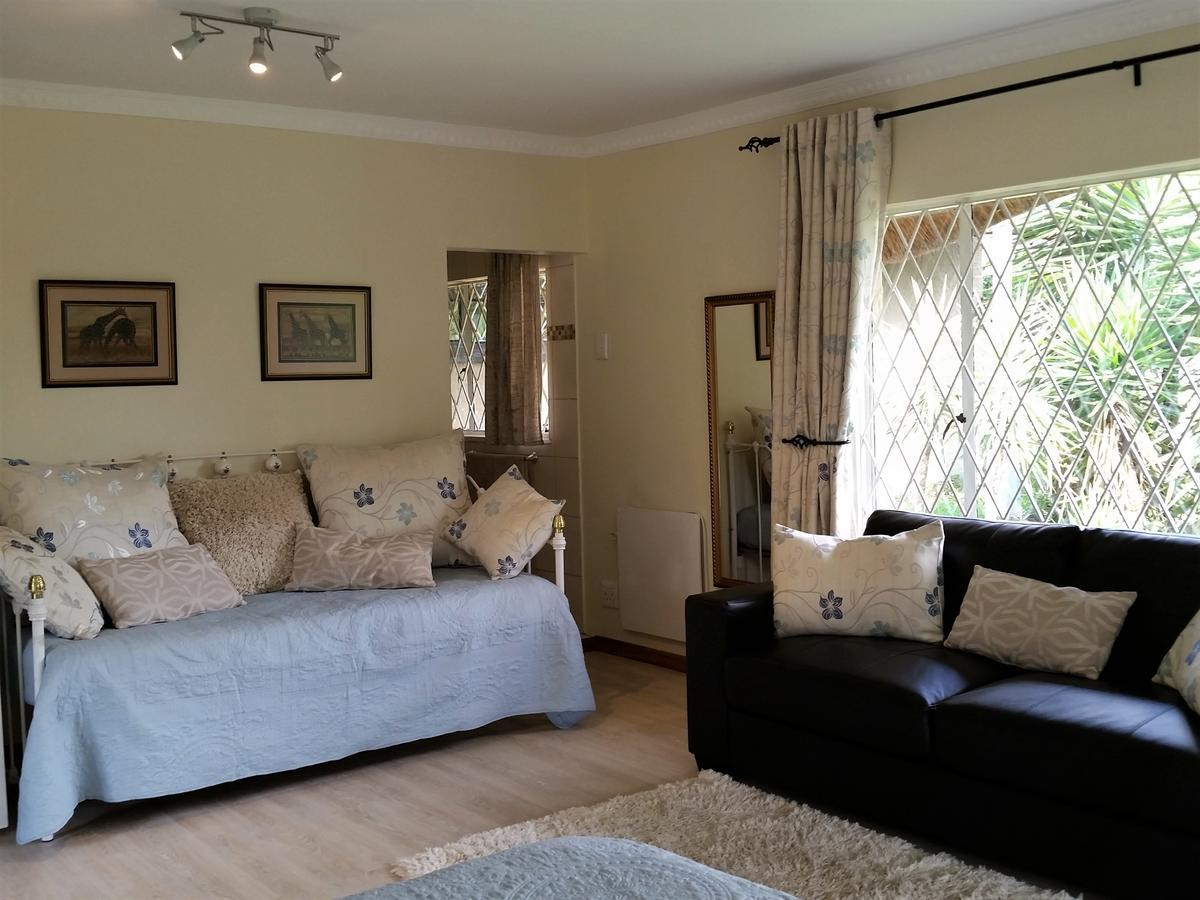 Pine Tree Lodge Midrand Bagian luar foto