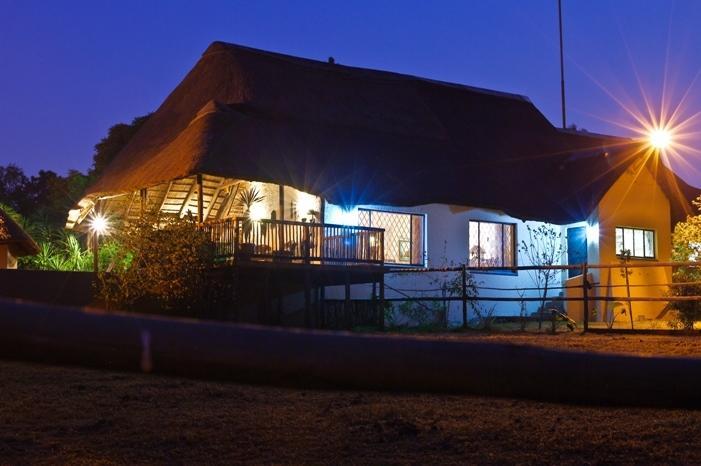 Pine Tree Lodge Midrand Bagian luar foto