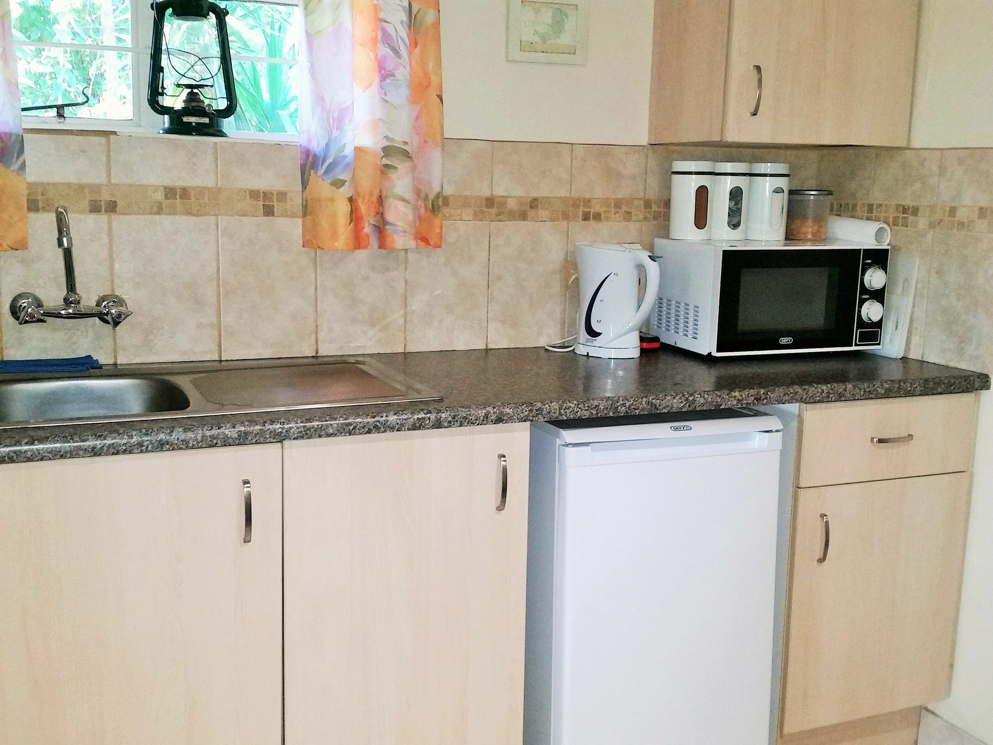 Pine Tree Lodge Midrand Bagian luar foto