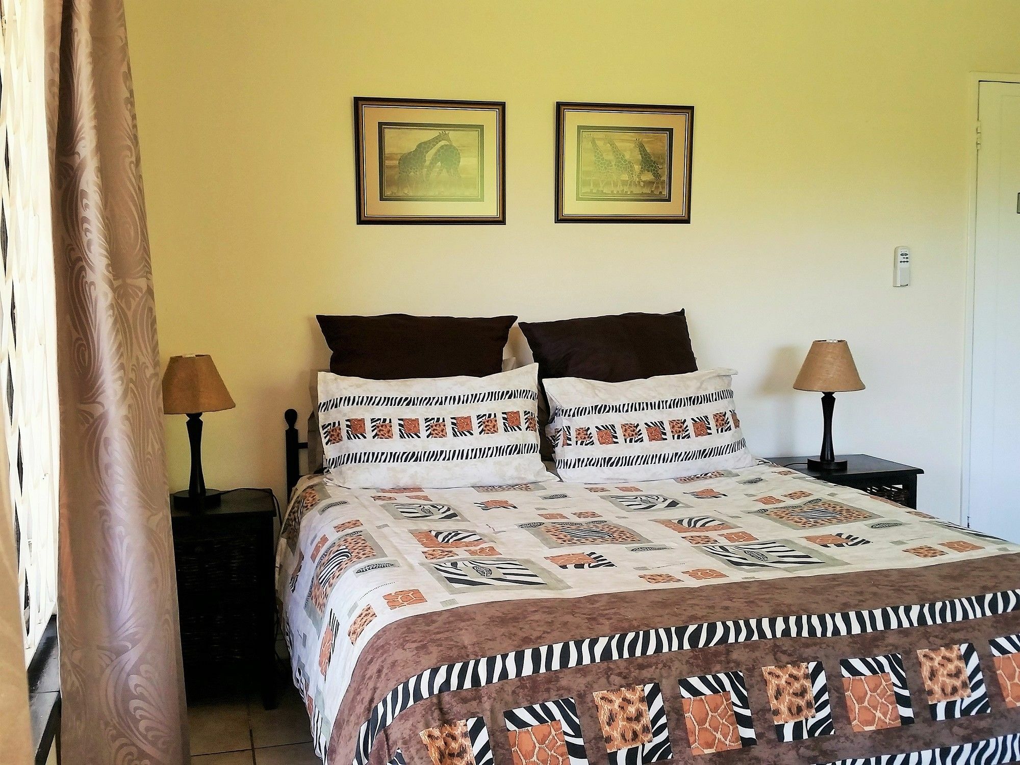 Pine Tree Lodge Midrand Bagian luar foto